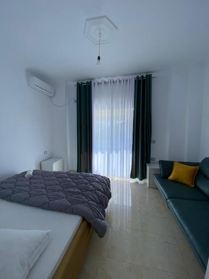 Hotel Kristal Борш Экстерьер фото