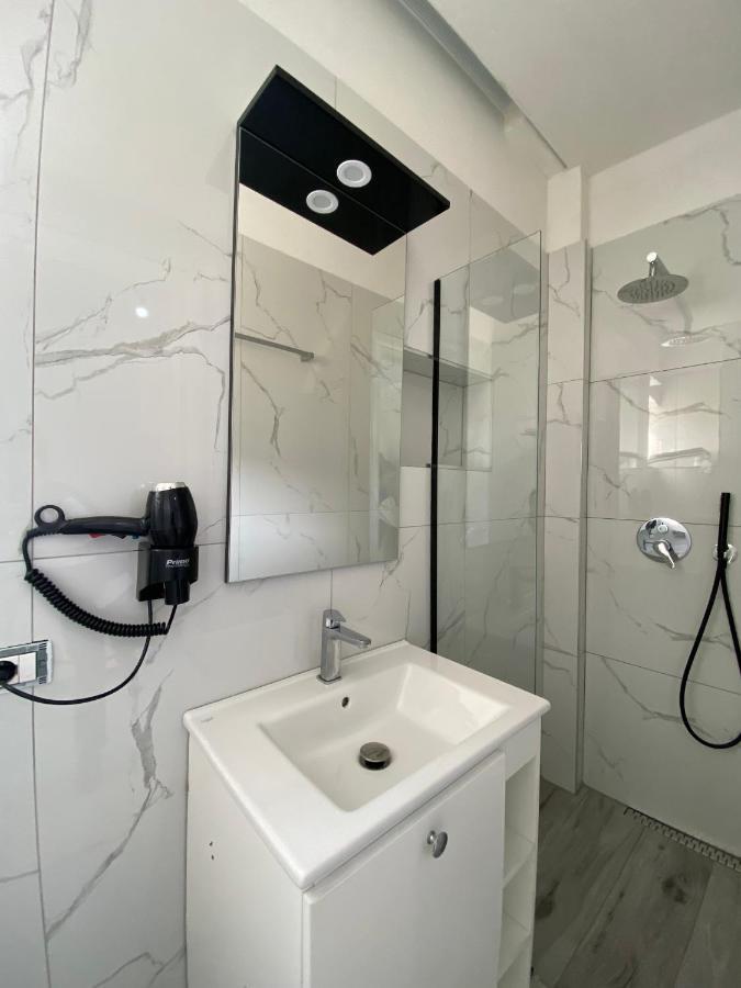 Hotel Kristal Борш Экстерьер фото