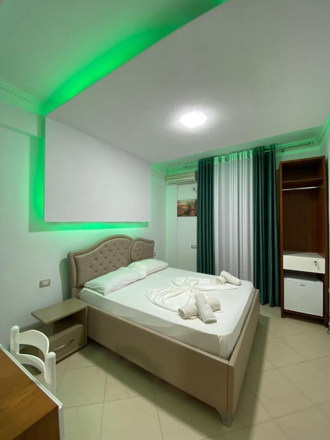 Hotel Kristal Борш Экстерьер фото