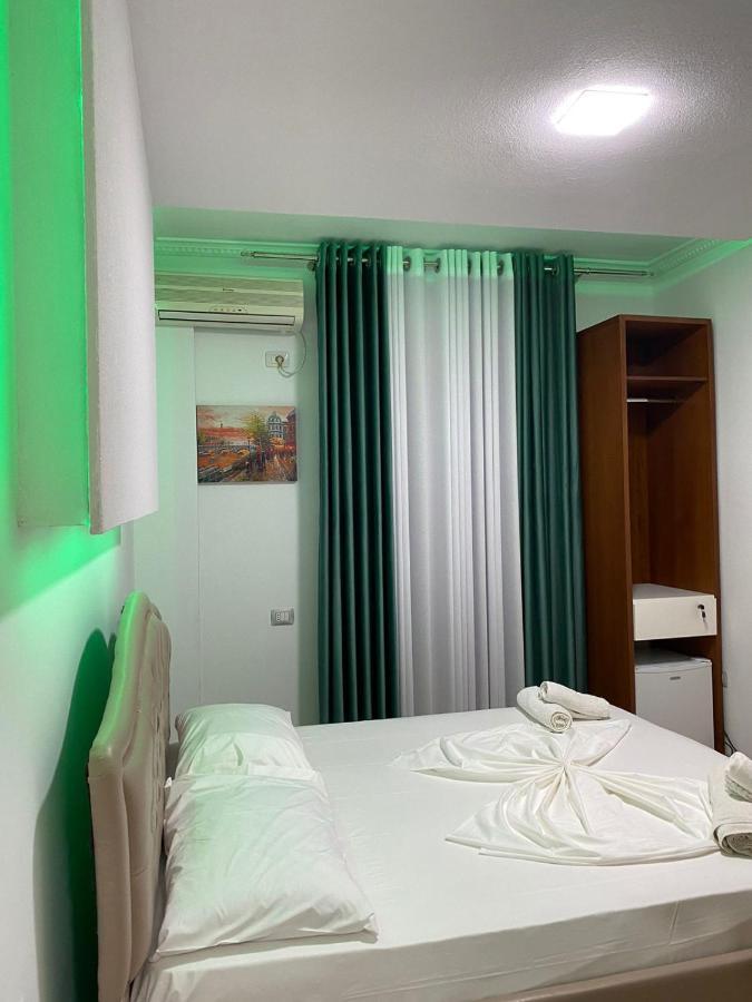 Hotel Kristal Борш Экстерьер фото