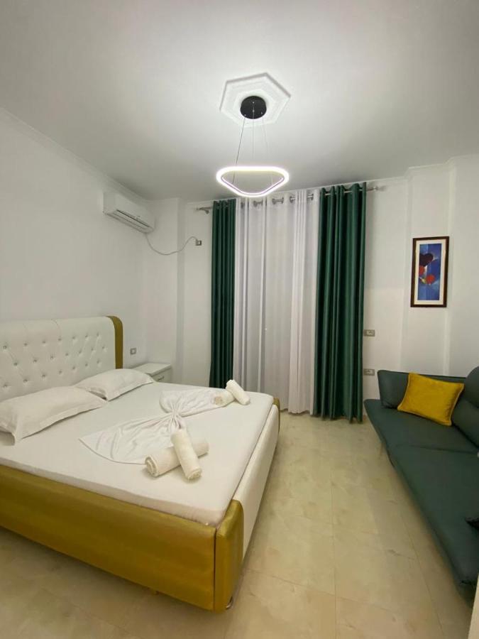 Hotel Kristal Борш Экстерьер фото