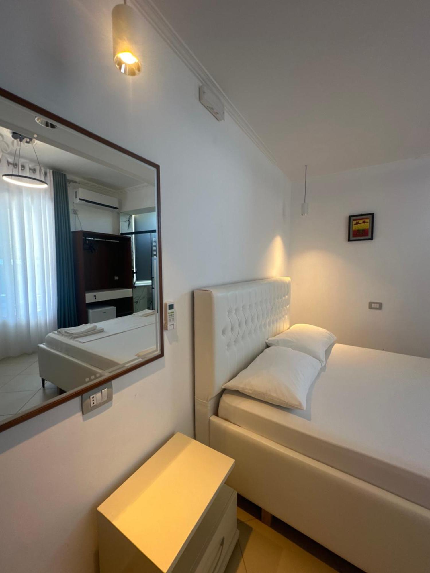 Hotel Kristal Борш Экстерьер фото