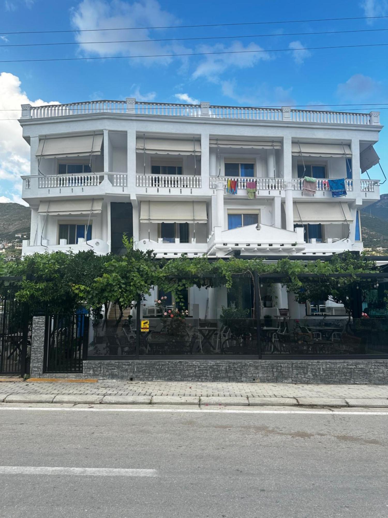 Hotel Kristal Борш Экстерьер фото